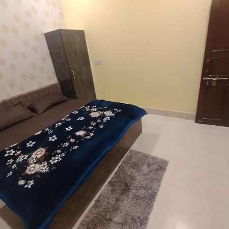 Sudarshan Home Stay Варанаси Екстериор снимка