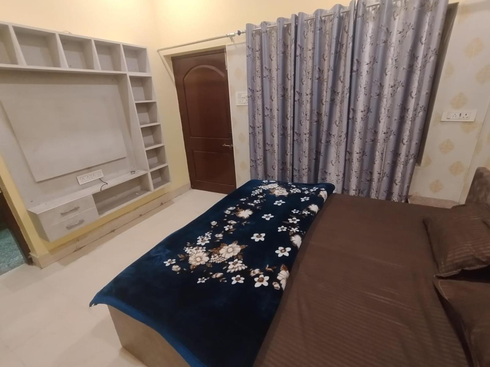 Sudarshan Home Stay Варанаси Екстериор снимка