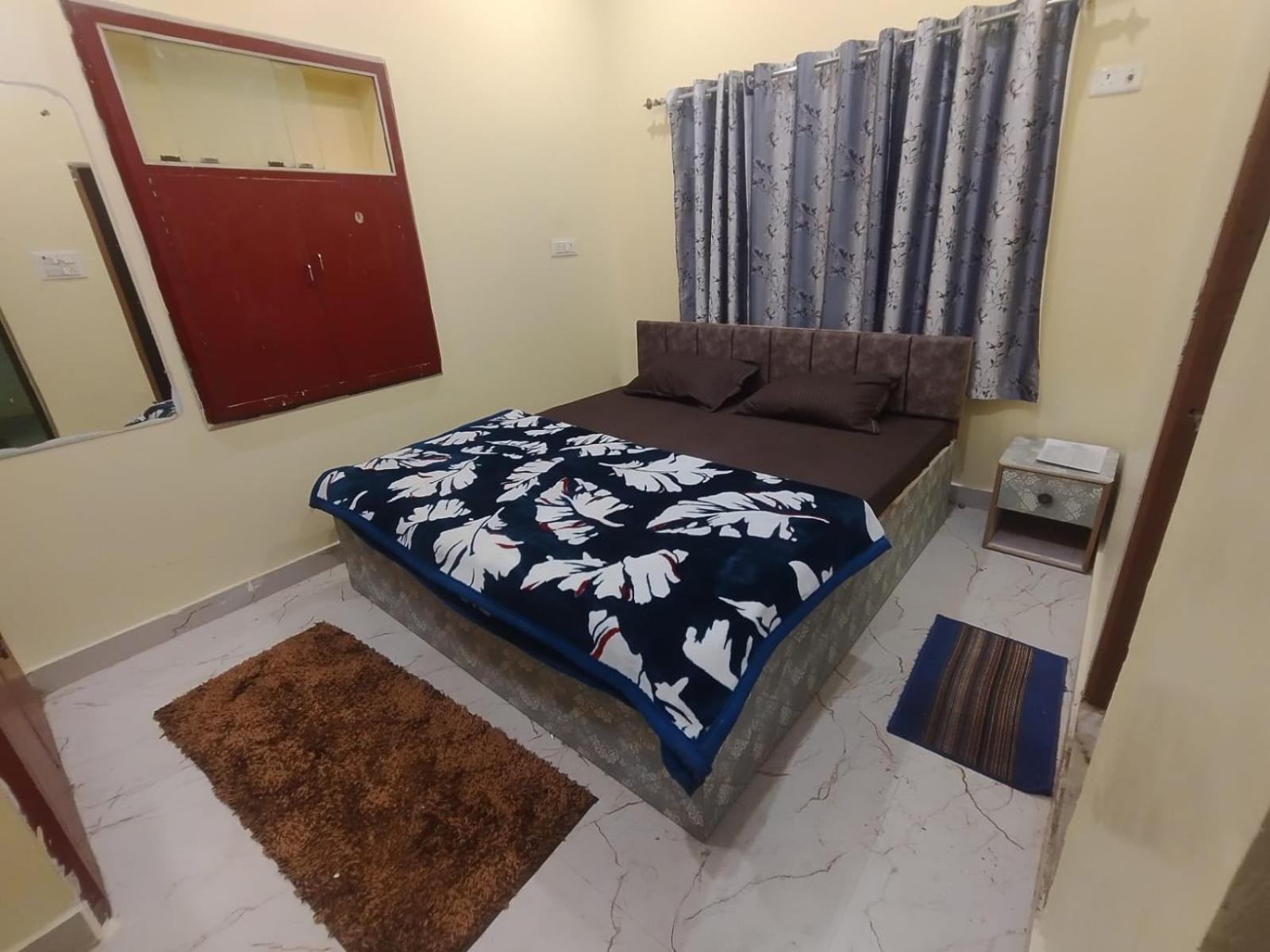 Sudarshan Home Stay Варанаси Екстериор снимка